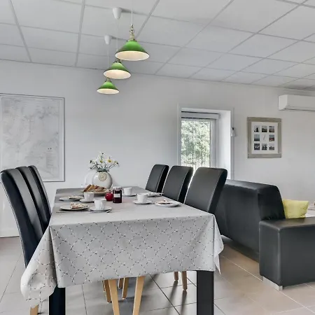 Appartement Haralde - 2-5km From The Sea By Interhome